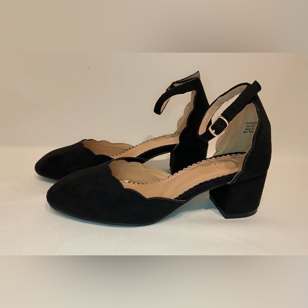 NEW Journee Collection Women’s Edna Suede Pump Size 5.5W - Picture 6 of 11